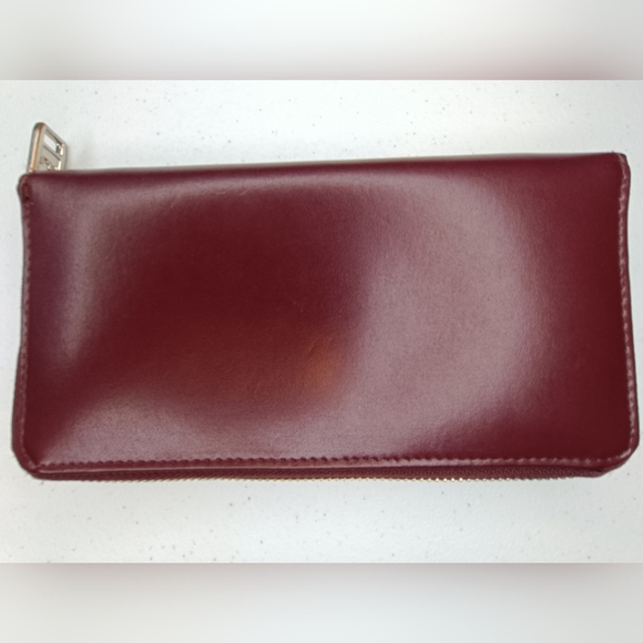 Marc Jacobs Main Line Burgundy Oxblood Minimalist Leather Zip Wallet - Picture 4 of 16
